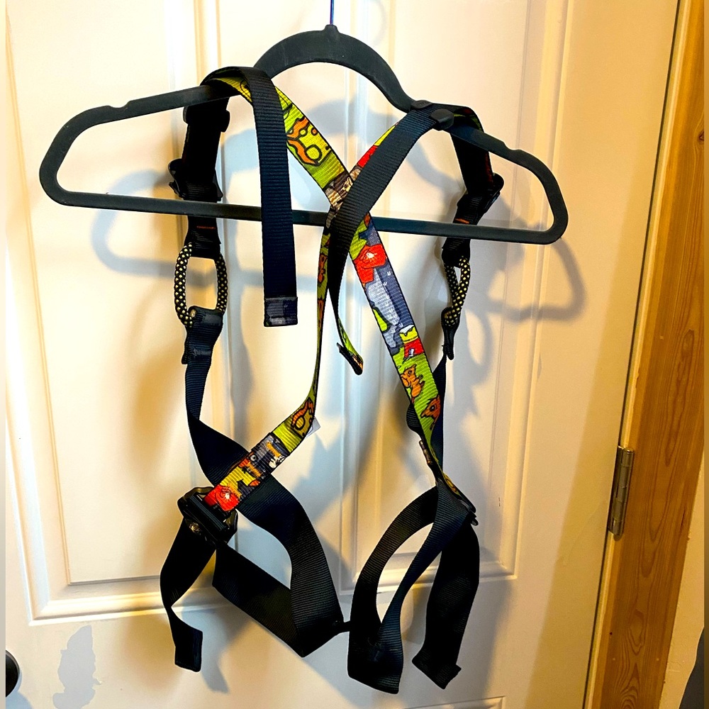 Petzl Simba climbing harness